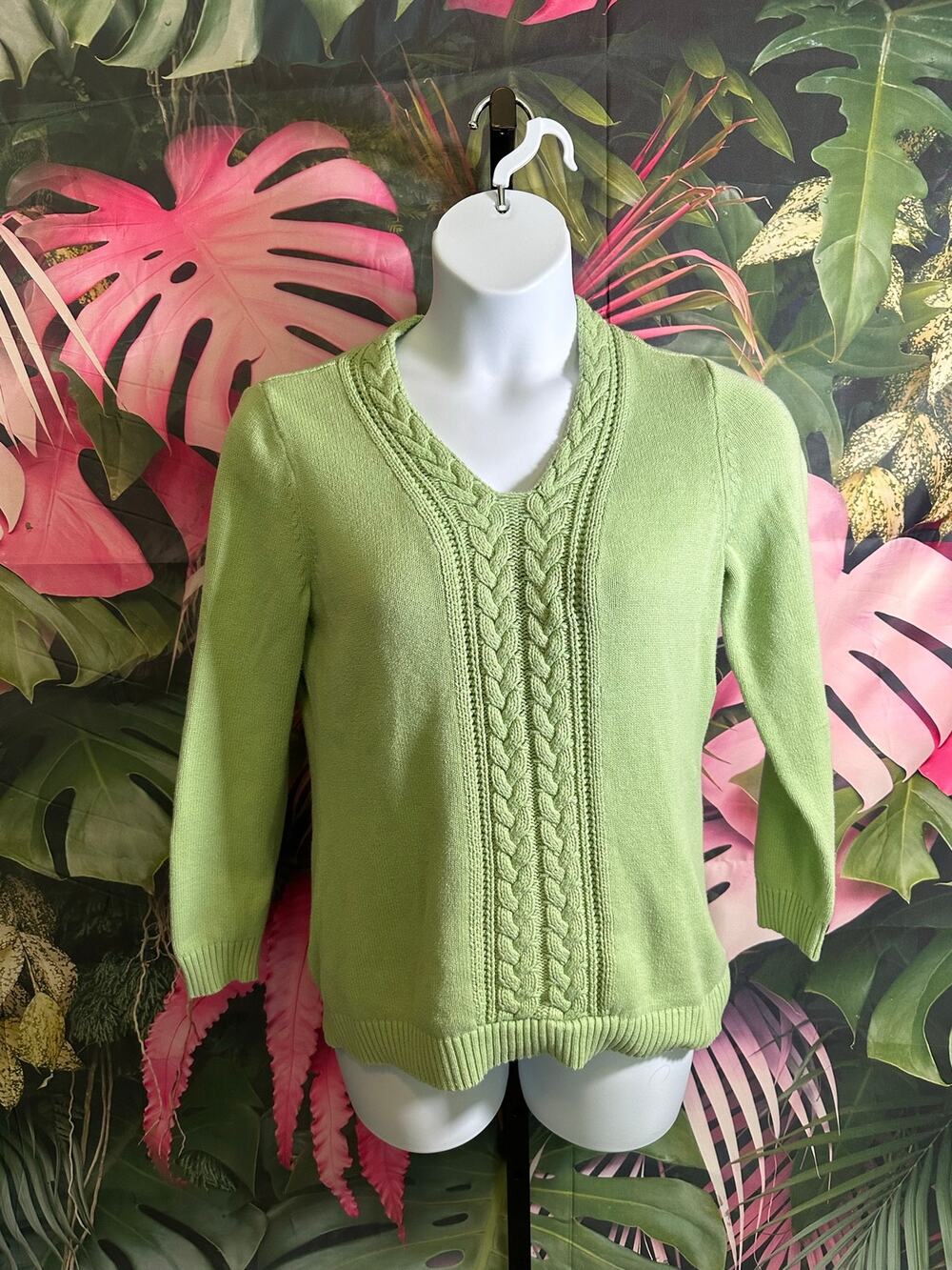Liz Claibourne L green sweatshirt